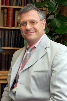 Dr Bradley Viner