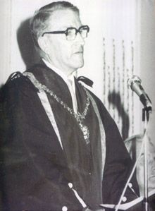 The late Peter Hignett HonFRCVS