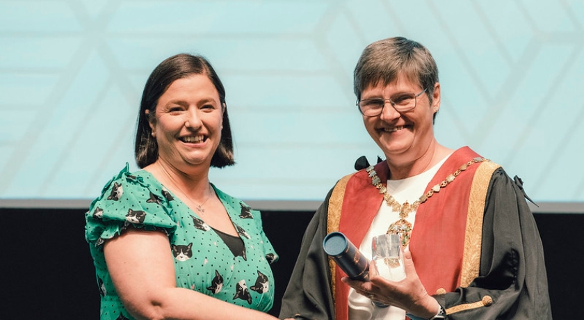 Sue Paterson presenting the Inspiration Award to Alexandra Taylor at RCVS Day 2024