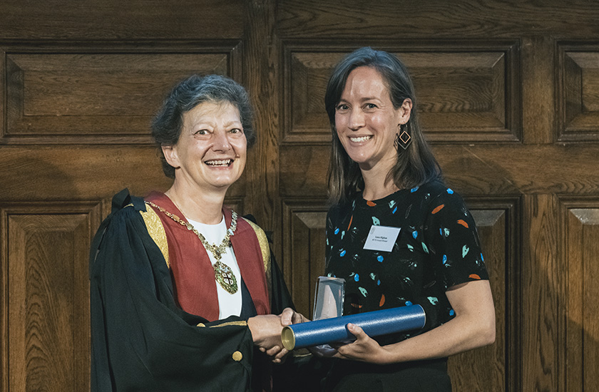 Laura Higham receiving the RCVS 2023 Inspiration Award from Melissa Donald 