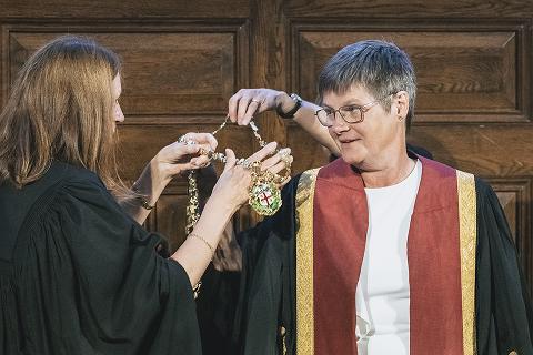 Dr Sue Paterson invested as RCVS President for 2023-24 at Royal College Day 2023 